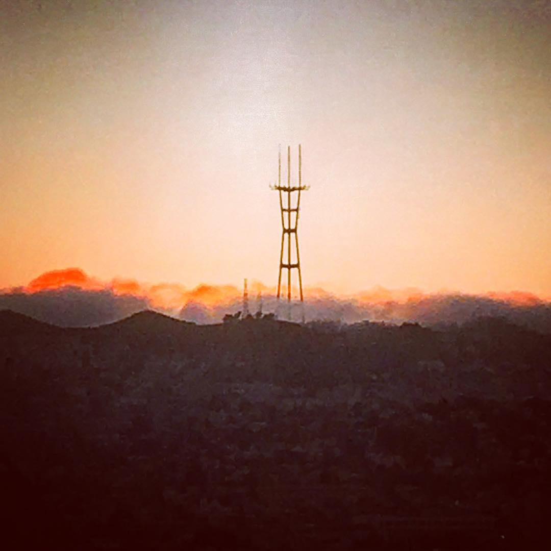 Sun setting while waiting for full-blood-moon-eclipse #sanfrancisco #sutrotower #sunset